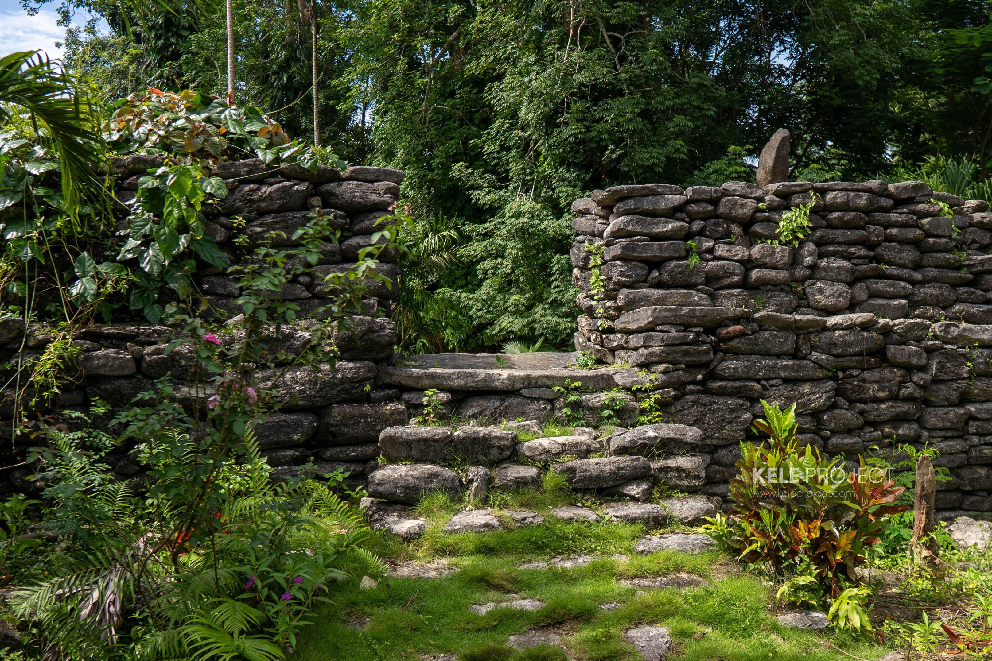 LUTUR KUFAK: Benteng Batu Simbol Pertahanan Masyarakat Ohoi Wulurat, Kei Besar, Maluku Tenggara