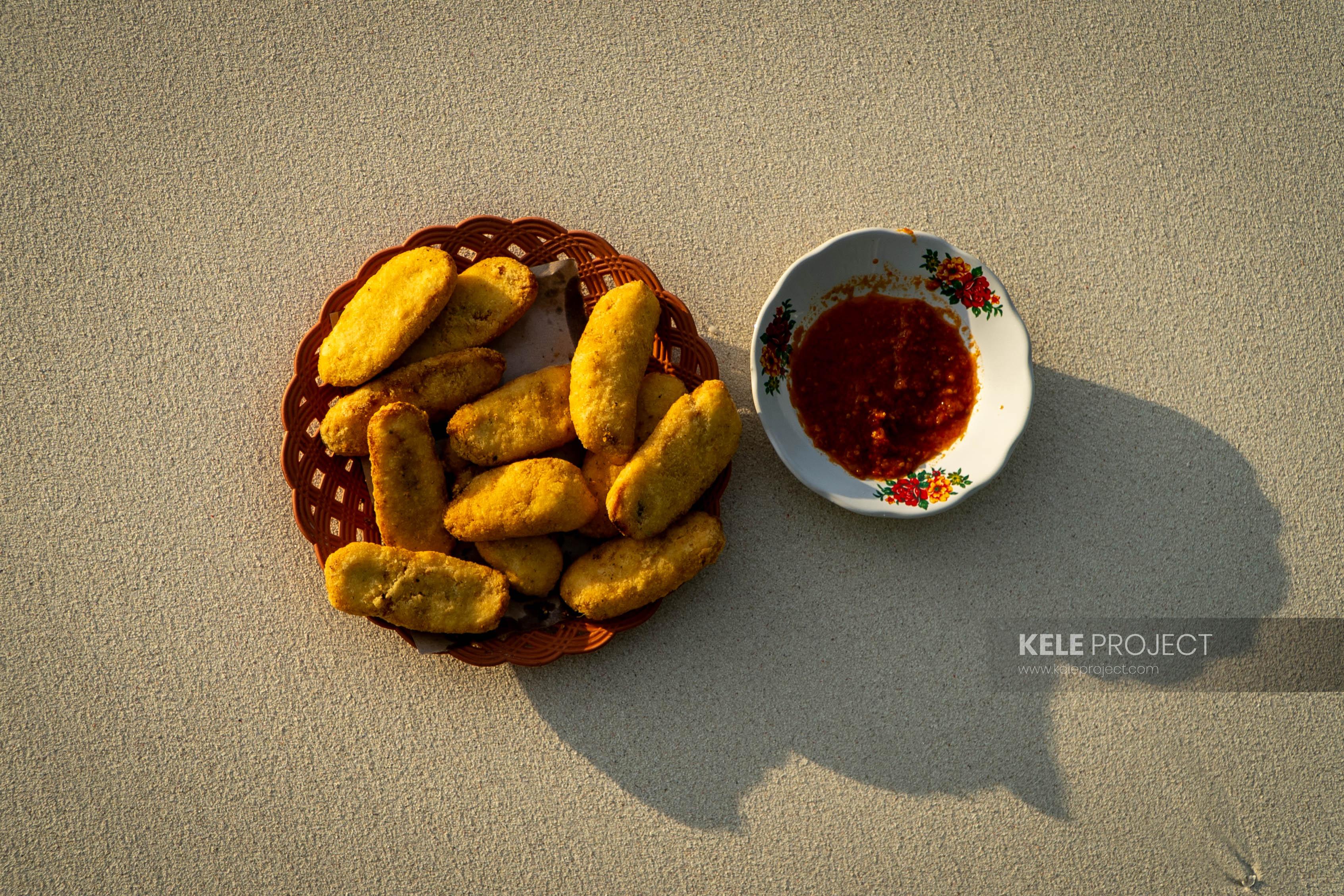 Pisang Enbal; Kuliner Wajib Sambil Menikmati Keindahan Pantai Ngurbloat di Ohoi Ngilngof, Kepulauan Kei, Maluku Tenggara